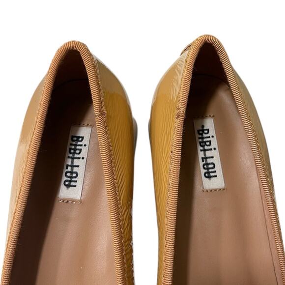 BiBi Lou Suzy Heeled Ballet Pump Women's 39/9 Bow Camel Tan Patent Leather NEW - Picture 5 of 7